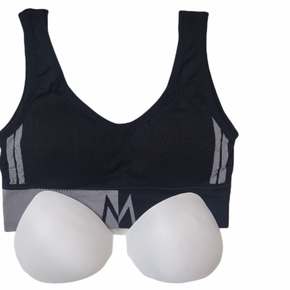 Sport bras - Picture 3 of 6